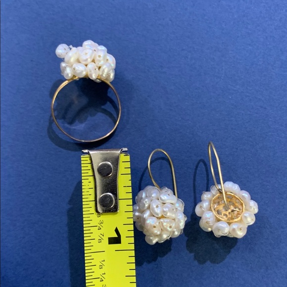 Vintage mini freshwater Pearl w gold wire (gold plate?) 1” Earrings & sz7 ring - Picture 8 of 8